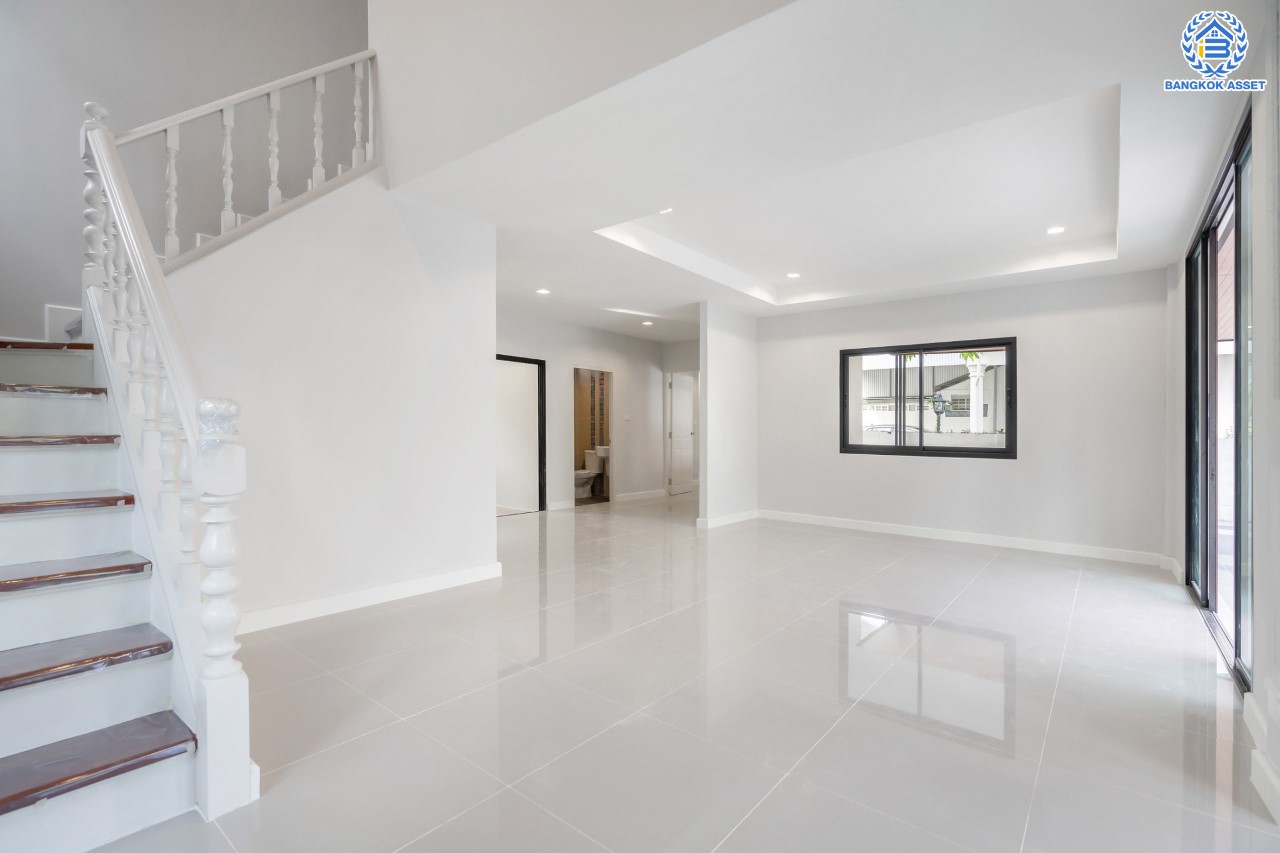 บ้านมือสองตกแต่งใหม่ ม.กฤษดานคร16-17 บรมราชชนนี-พุทธมณฑลสาย3 เนื้อที่ 60 ตร.ว. ฟังก์ชัน 4 ห้องนอน 3 ห้องน้ำ 1 ห้องอเนกประสงค์ จอดรถได้ 2 คัน บนทำเลศักยภาพ เชื่อมต่อเมืองอย่างรวดเร็ว ใกล้ทางคู่ขนานลอยฟ้าบรมราชชนนี ม.มหิดล เซ็นทรัลศาลายา และทางด่วน ฯลฯ...